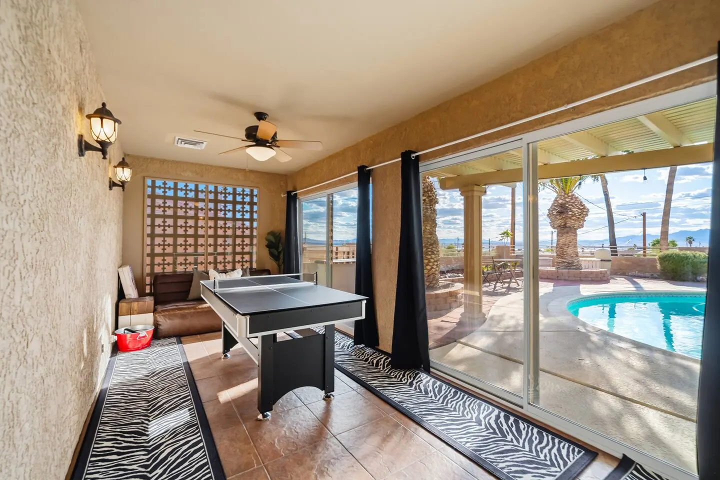 Epic Views | Pool | Spa | Game Room | Sleeps 9 — photo 3