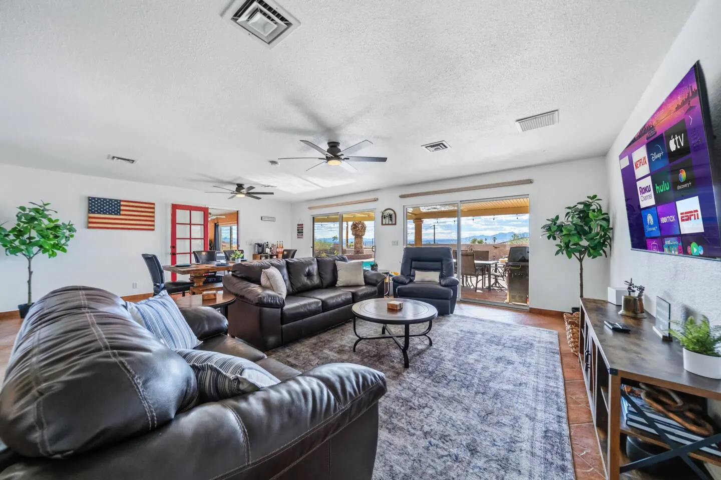 Epic Views | Pool | Spa | Game Room | Sleeps 9 — photo 4