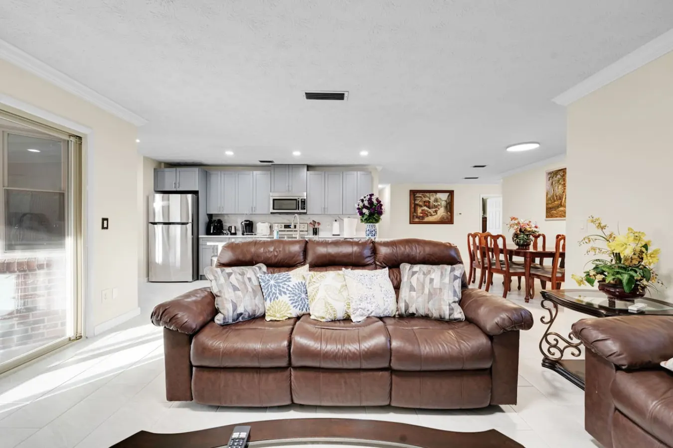 Spacious 4BR/2BA Fam Haven @Central Beach — foto 2