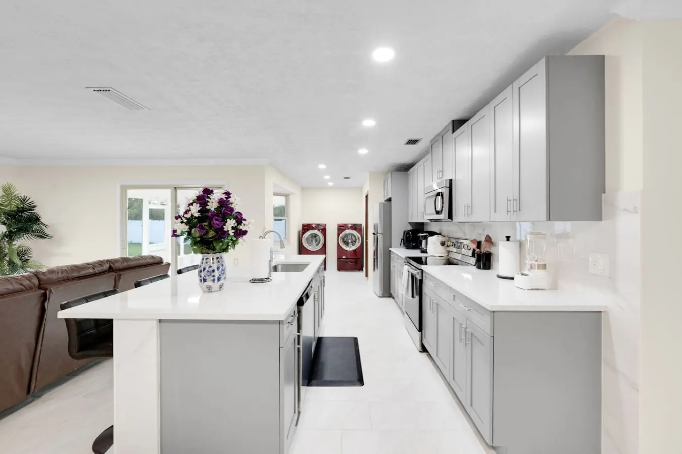 Spacious 4BR/2BA Fam Haven @Central Beach — foto 4
