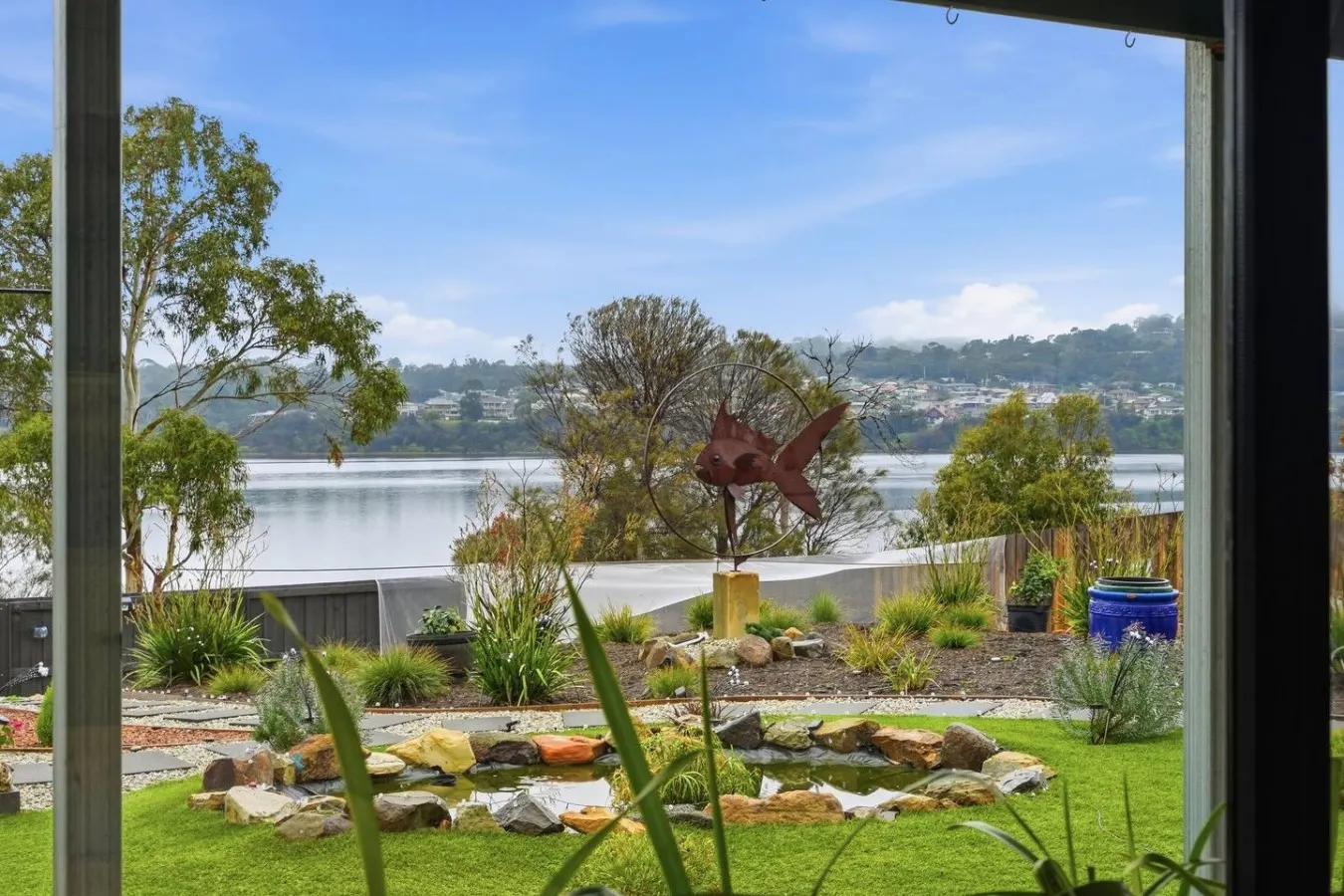 Waterfront Studio, King Bed, Own Entrance & BBQ 11