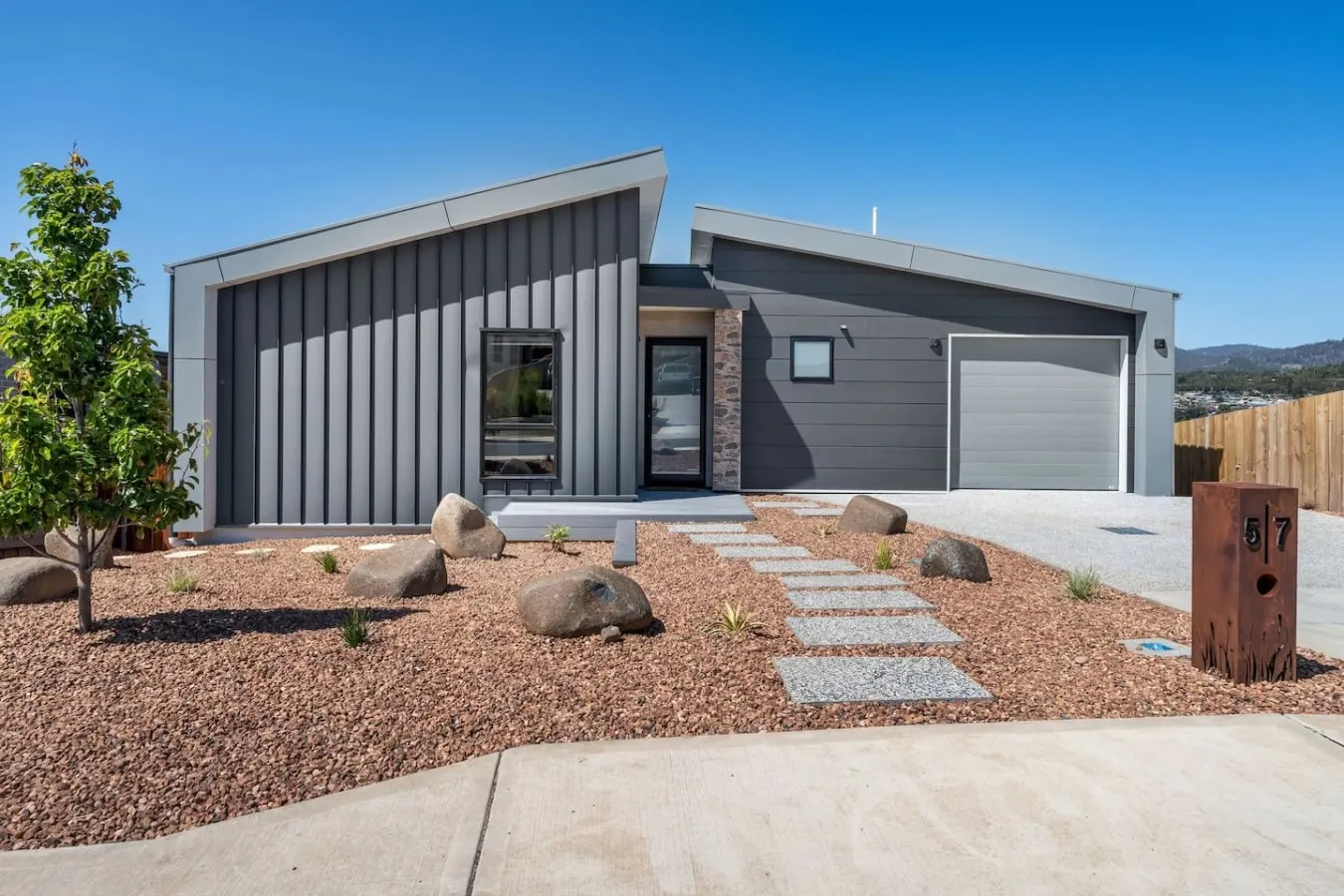 Waterfront Studio, King Bed, Own Entrance & BBQ 15