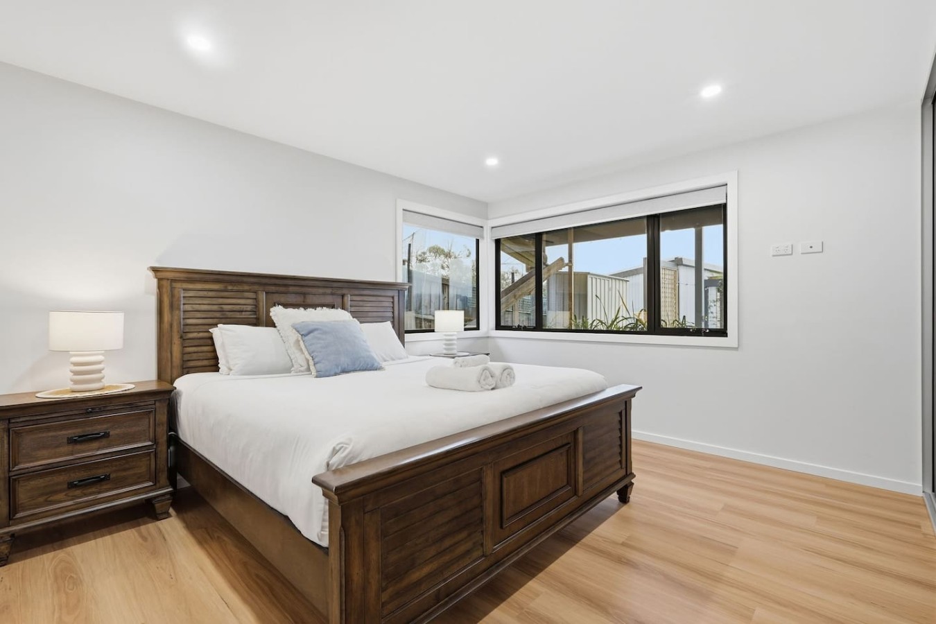Waterfront Studio, King Bed, Own Entrance & BBQ — photo 3