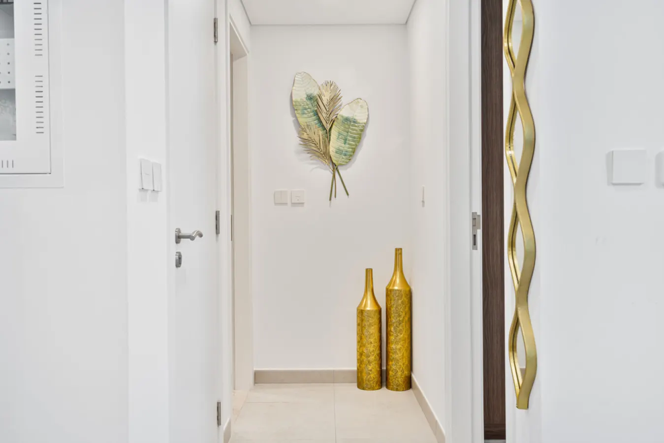 Modern Living -Near Burj AL Arab Close to Beach 10