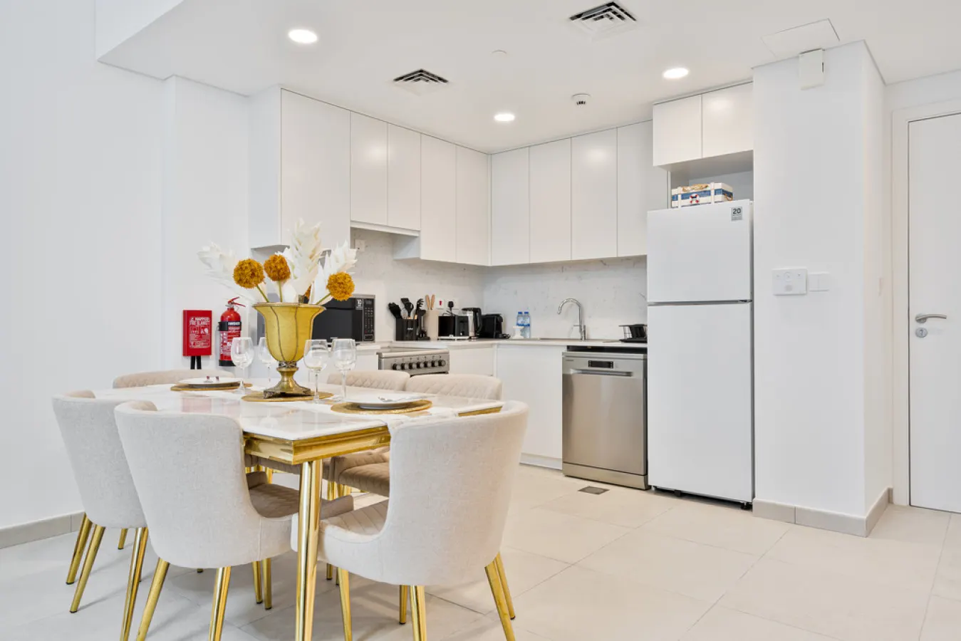 Modern Living -Near Burj AL Arab Close to Beach 4