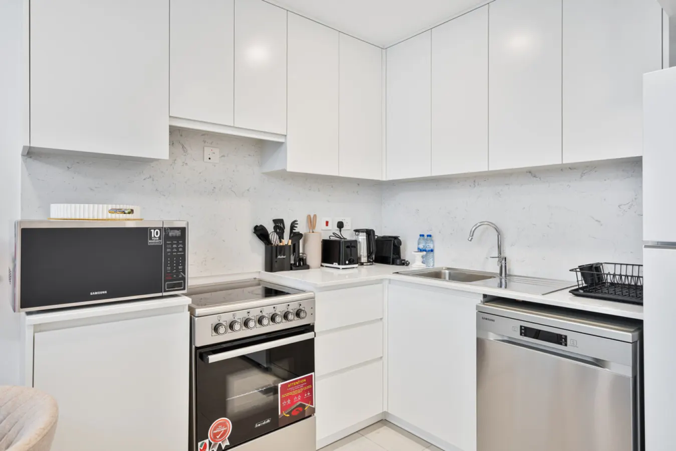 Modern Living -Near Burj AL Arab Close to Beach 8