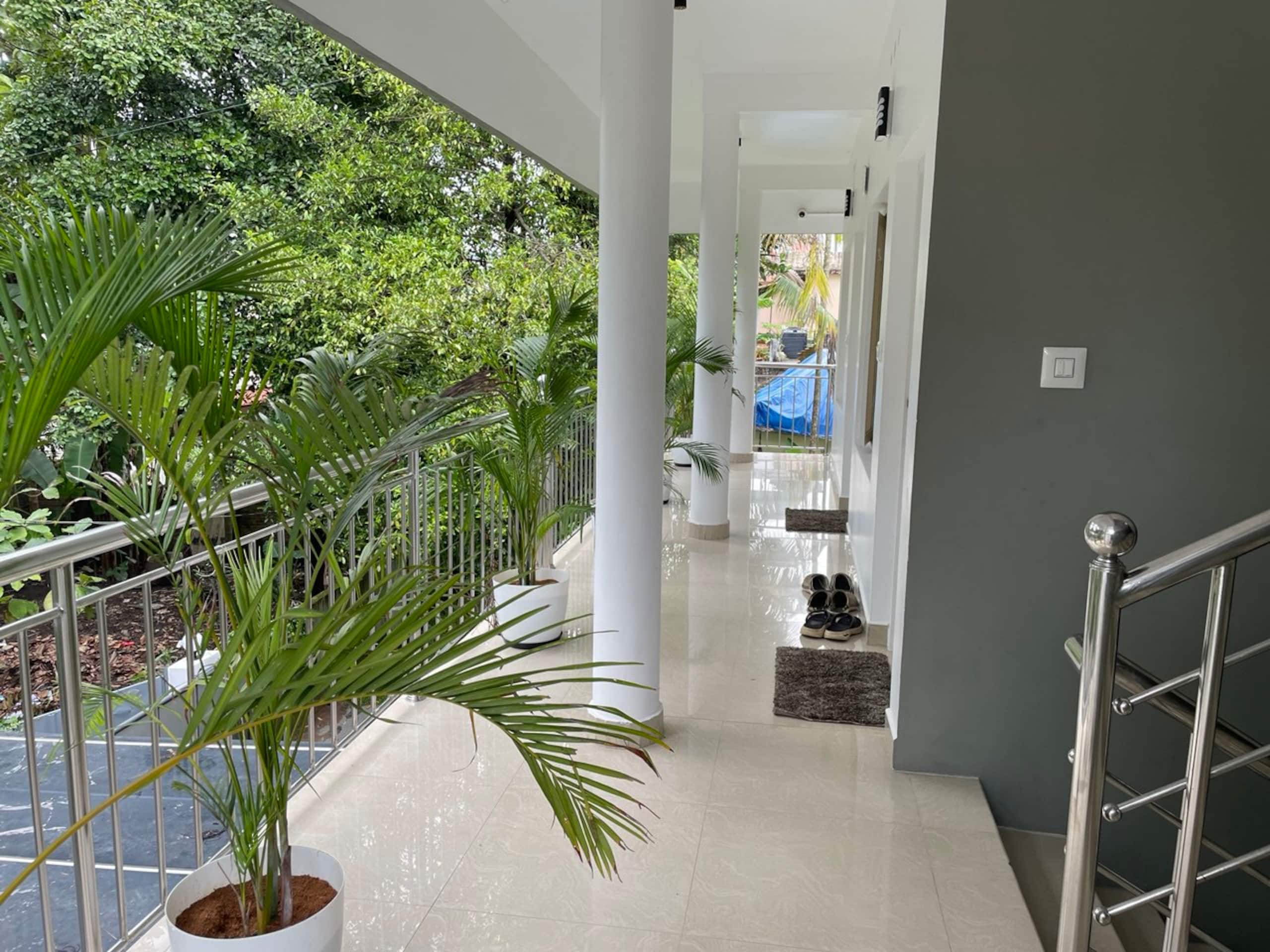 Urban Loft 2BHK 102 10 min to Lulu w/ greenery 24