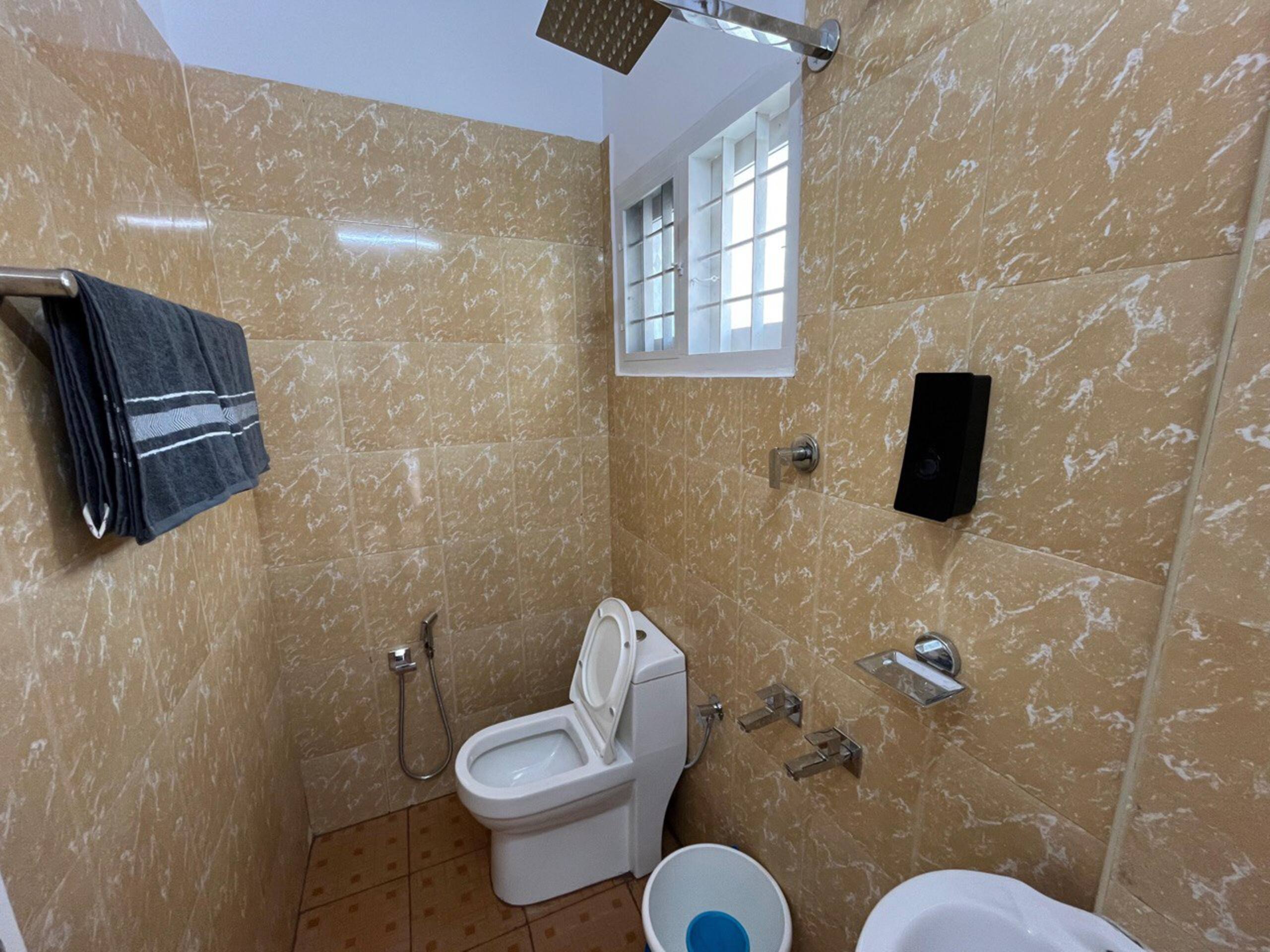 Urban Loft 2BHK 102 10 min to Lulu w/ greenery 7