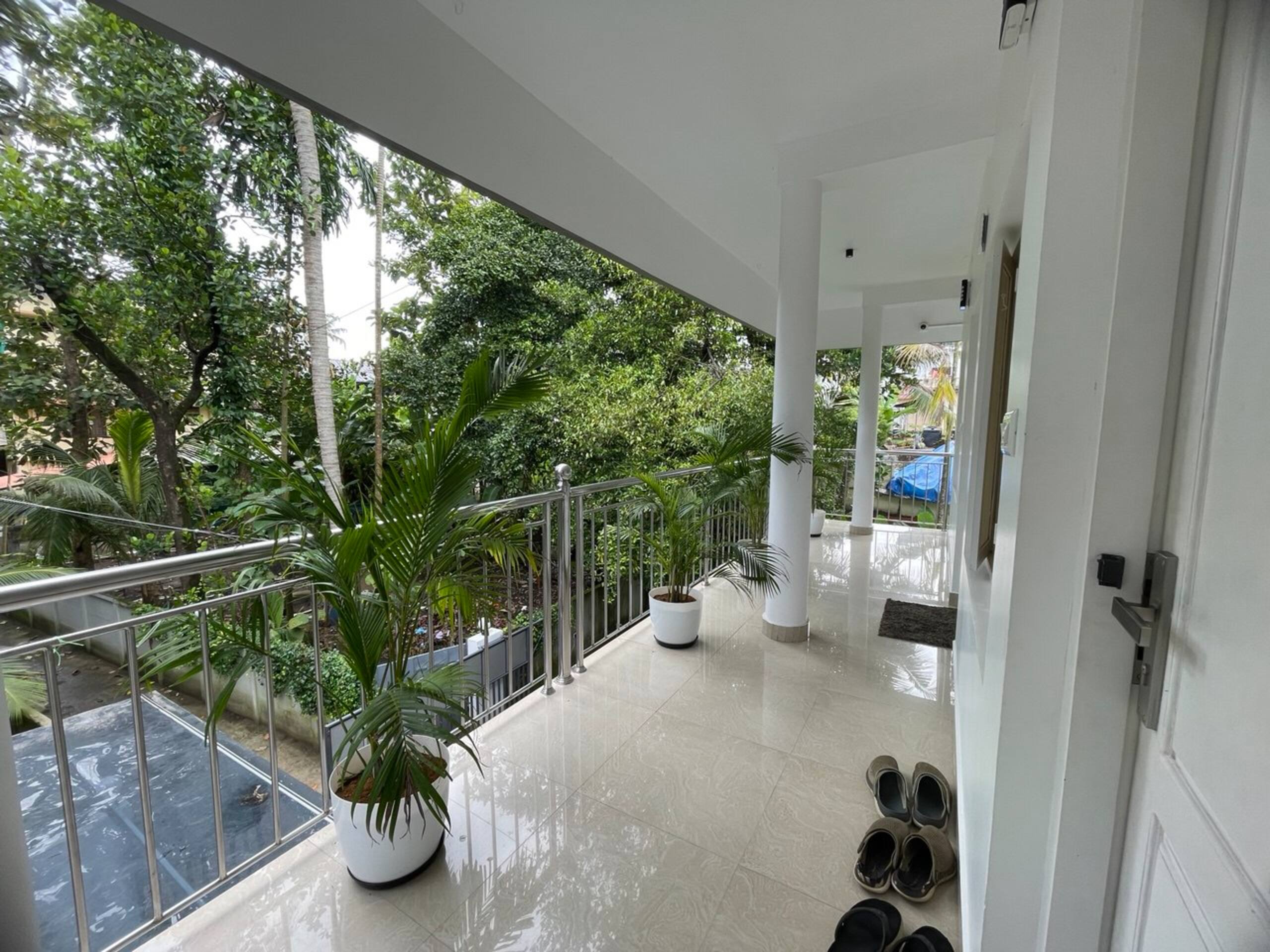 Urban Loft 2BHK 102 10 min to Lulu w/ greenery 25