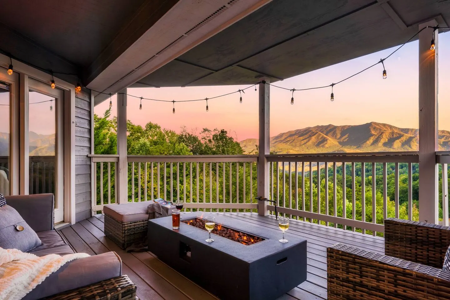 Breathtaking View, Pool Access, Hot Tub, Game Room