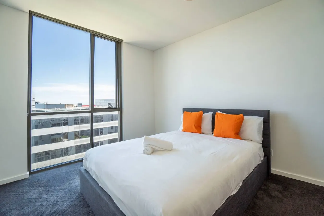 Spacious 3BR Haven 2 Min to Station & market 2