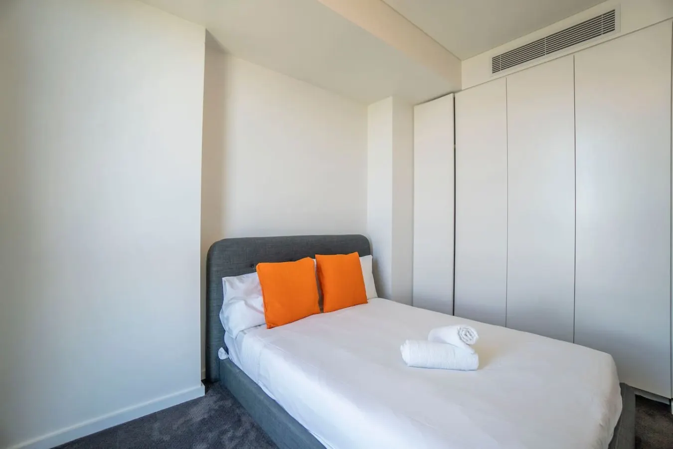 Spacious 3BR Haven 2 Min to Station & market 9
