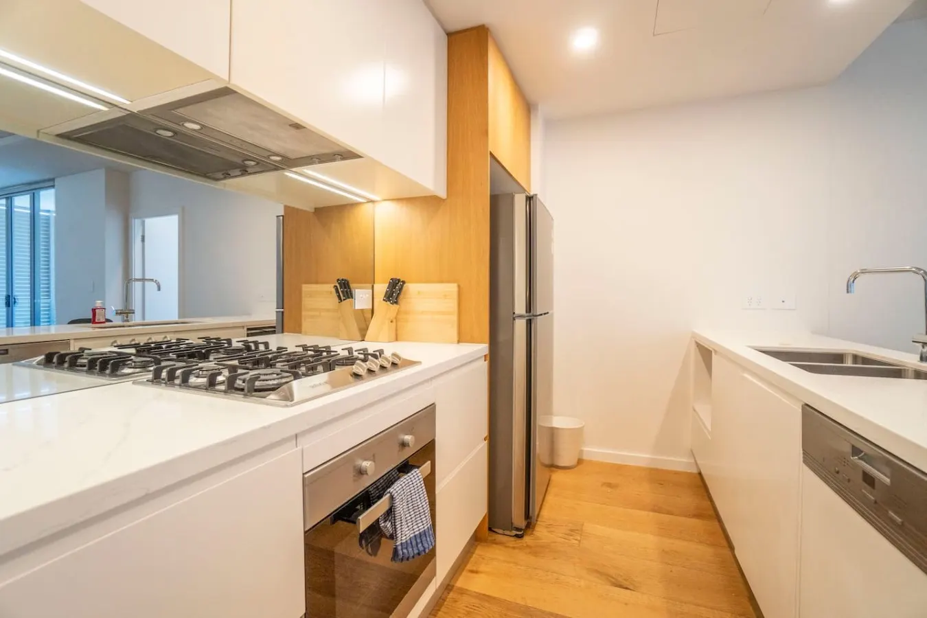 Spacious 3BR Haven 2 Min to Station & market 13