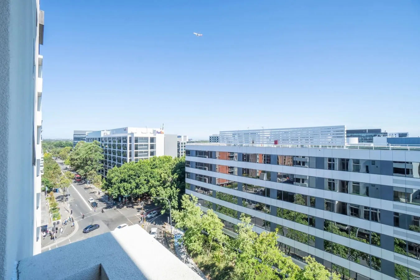 Spacious 3BR Haven 2 Min to Station & market 5