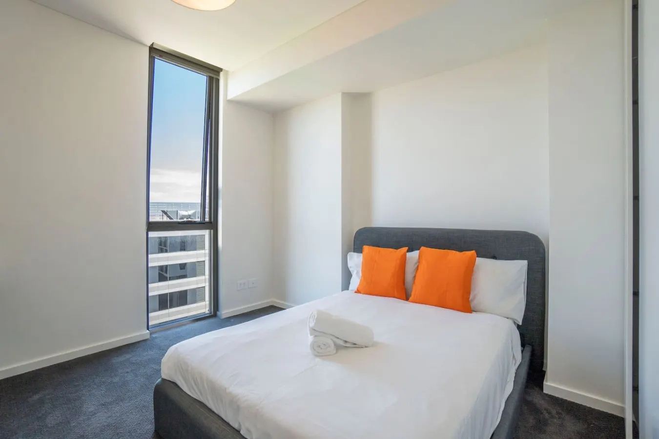 Spacious 3BR Haven 2 Min to Station & market 7