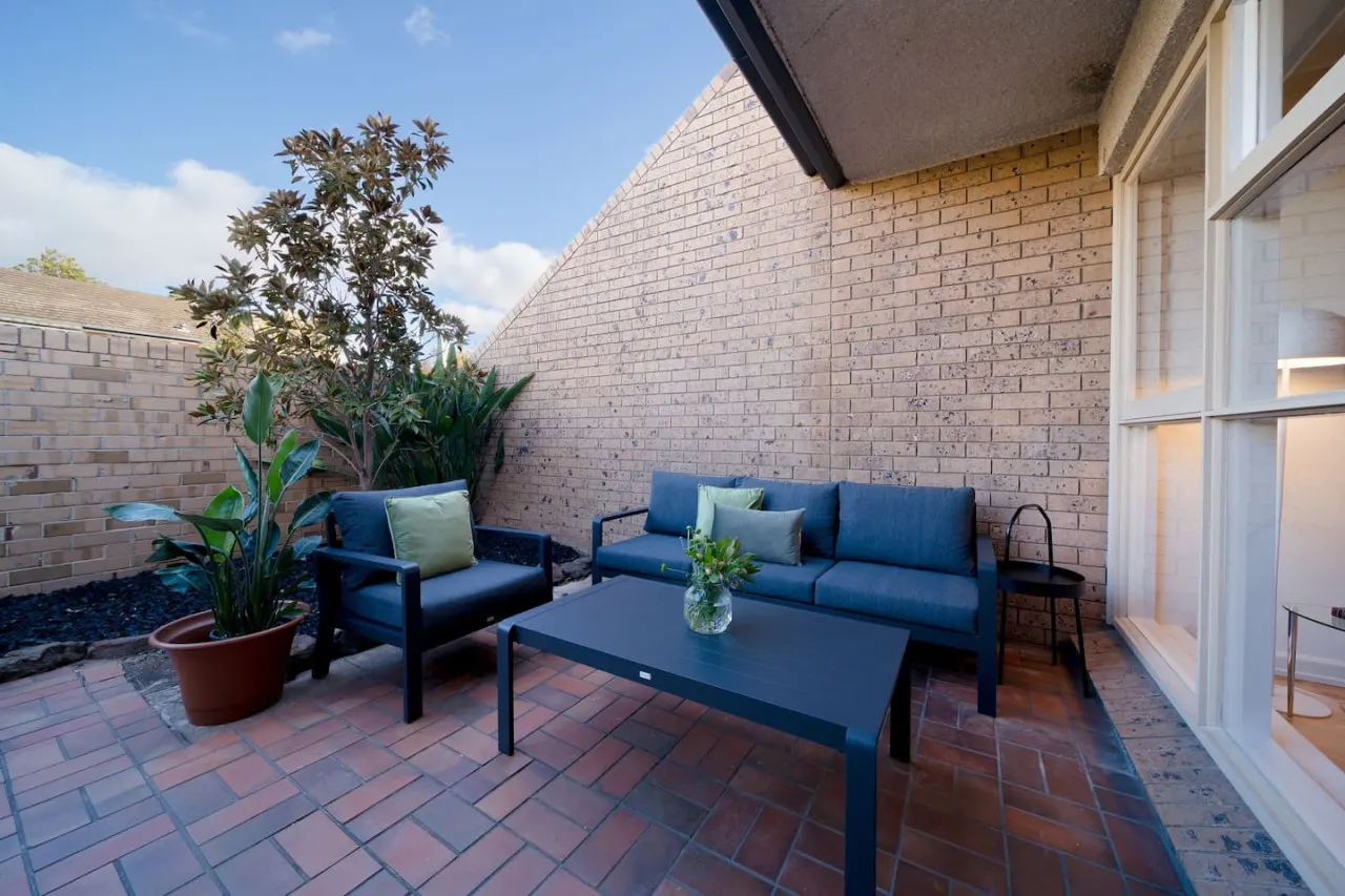 Honeyeater Hidden Gem—Stylish Courtyard in the CBD 2
