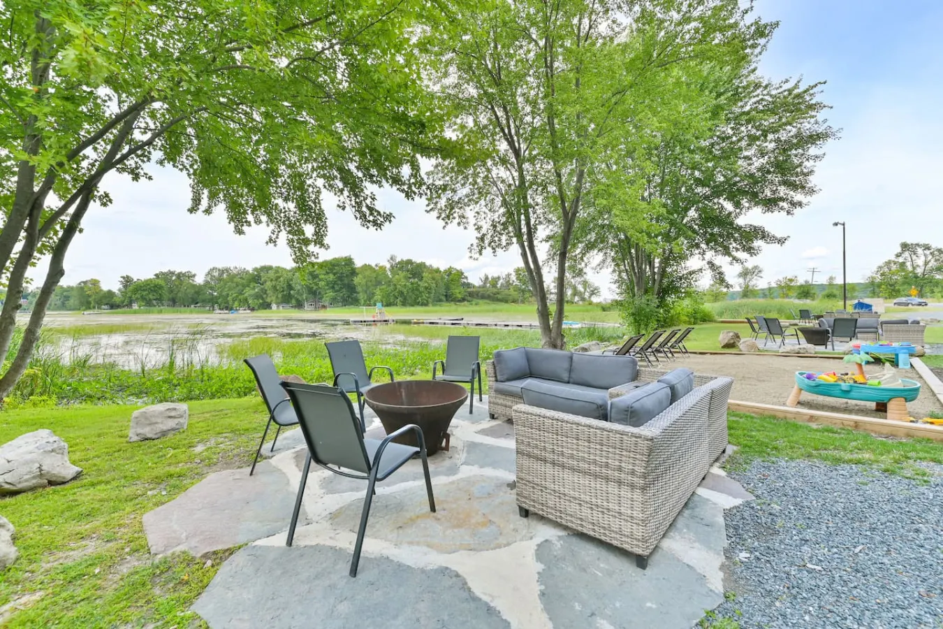 MLC-Four Lakefront Cottages with No Neighbours! 10