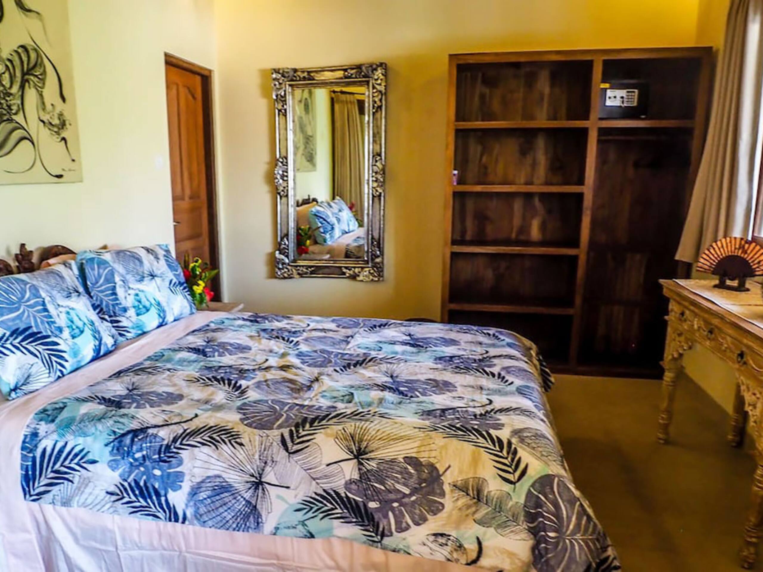 Spacious Ubud 3 br salt pool & views 9