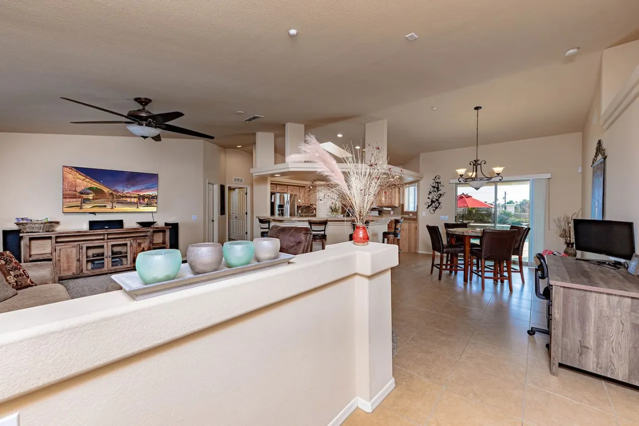 Havasu Senita - Pool, Spa, Game Room, Views! 9