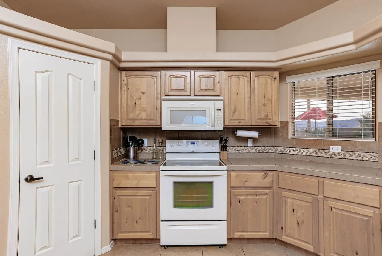 Havasu Senita - Pool, Spa, Game Room, Views! 14