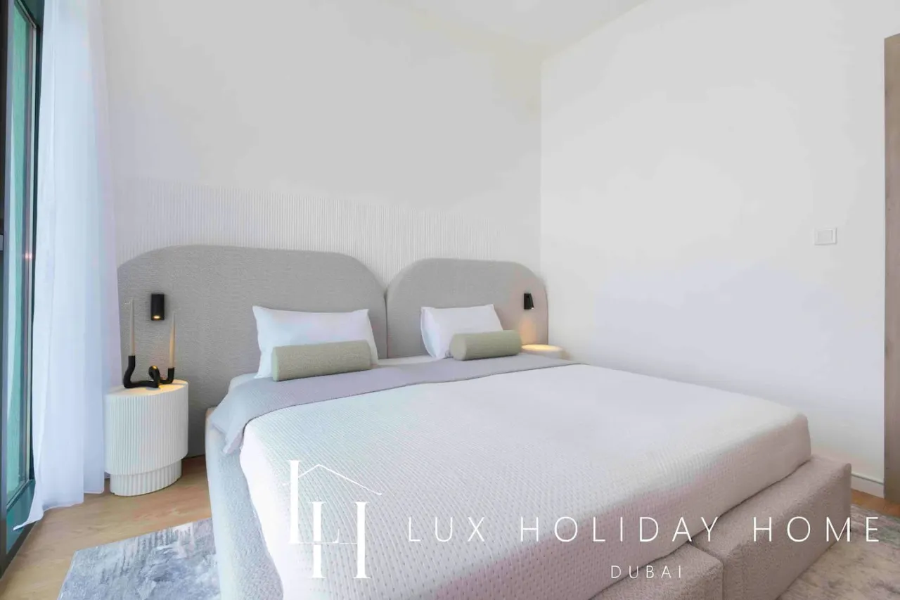 LUX The Dubai Hills Executive Suite 11