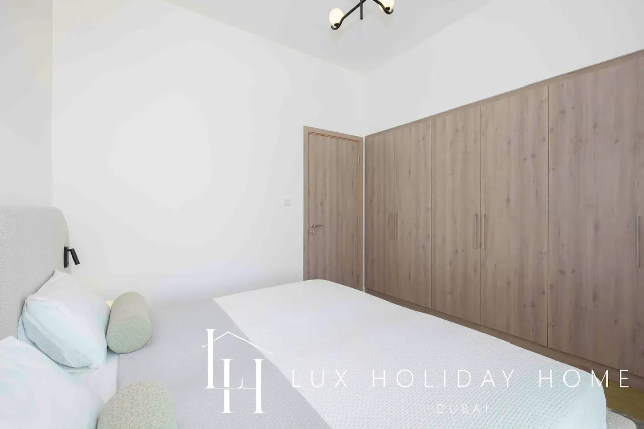 LUX The Dubai Hills Executive Suite 15