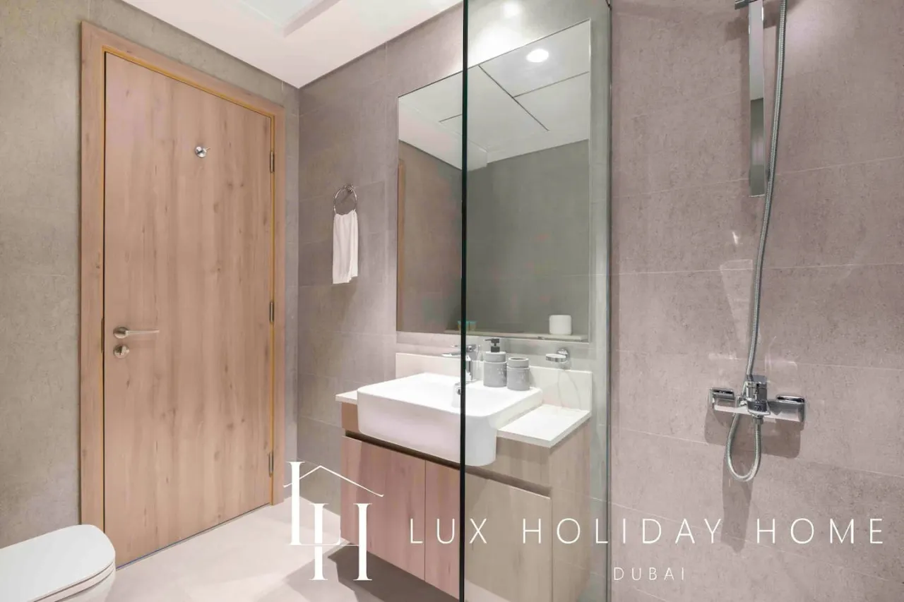 LUX The Dubai Hills Executive Suite 17