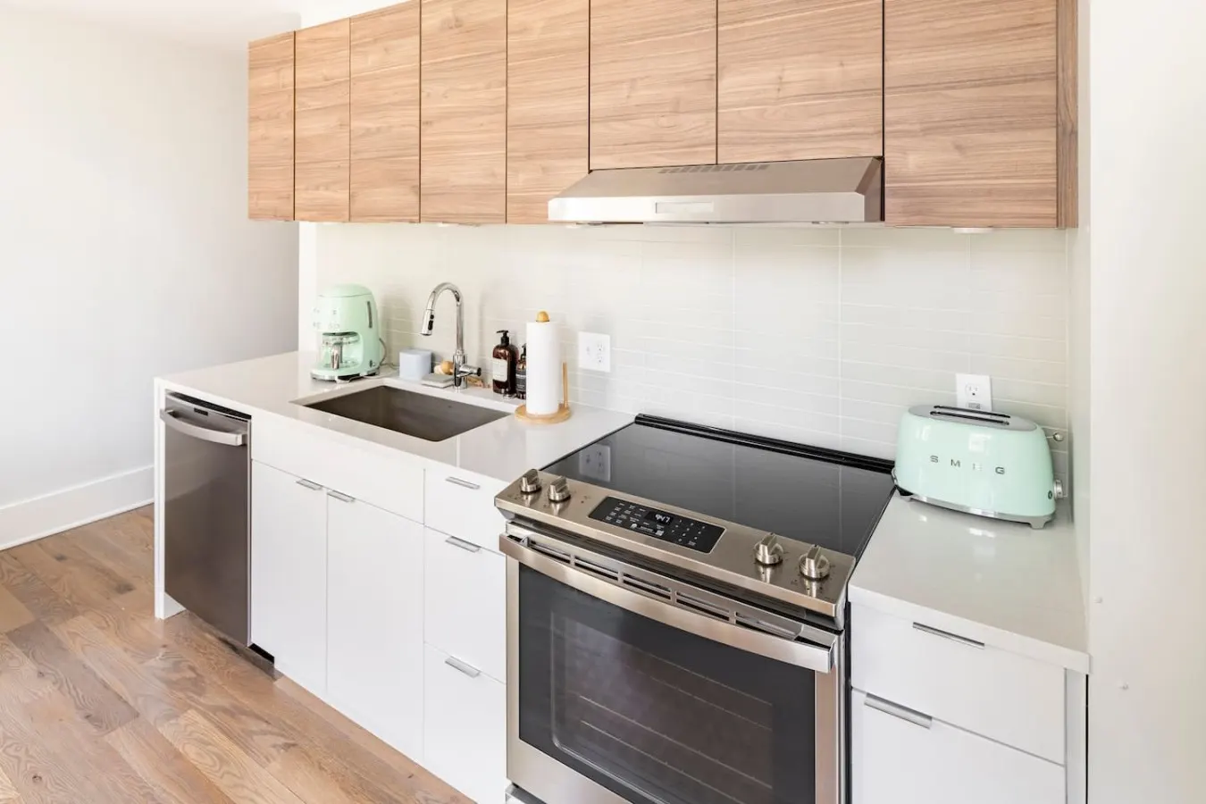 Centrally Located, Free Garage Parking! 9