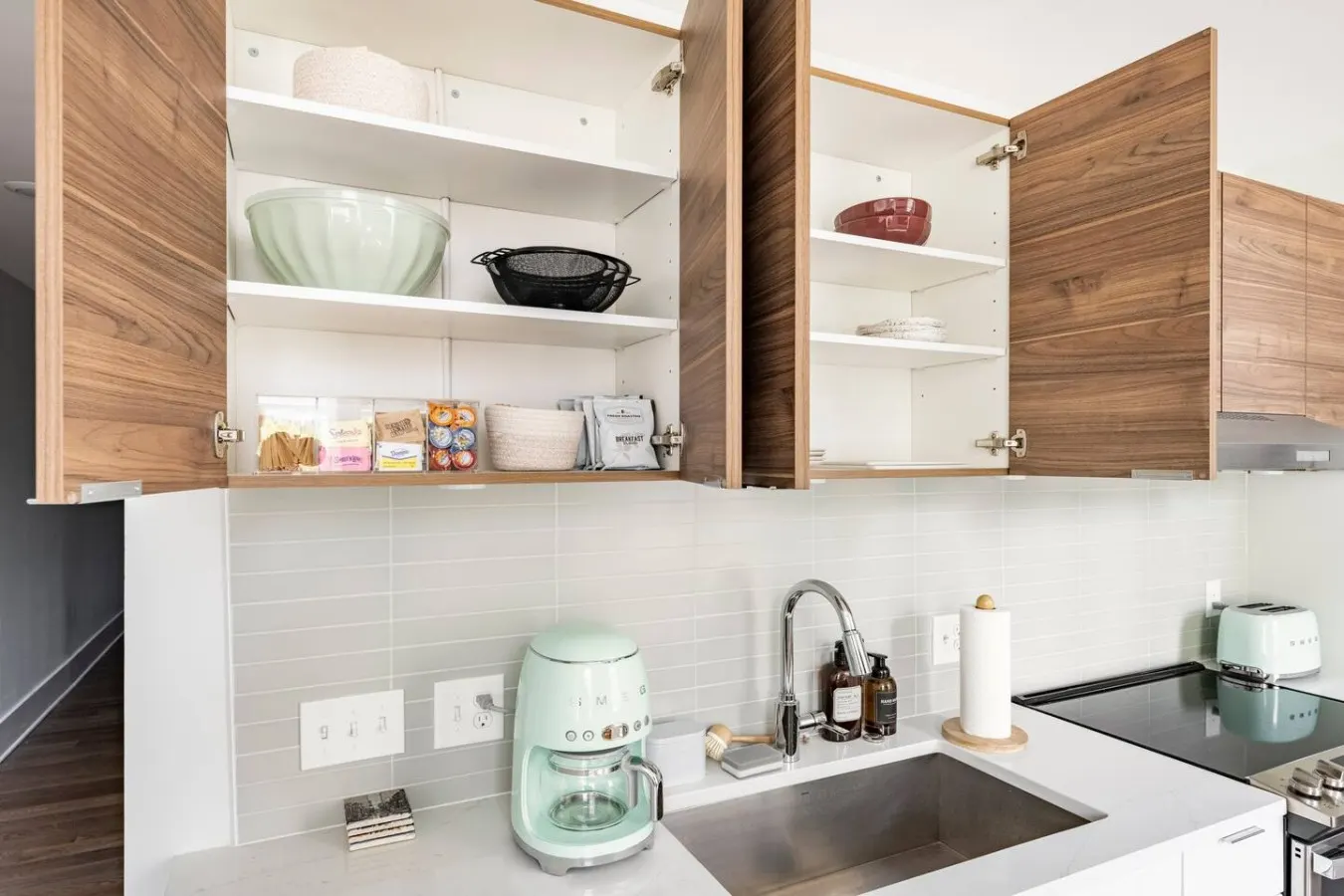 Centrally Located, Free Garage Parking! 12