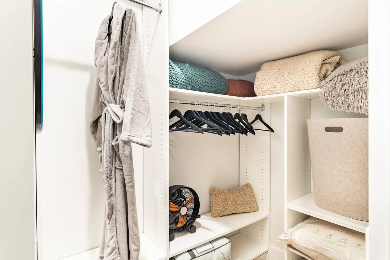 Centrally Located, Free Garage Parking! 18