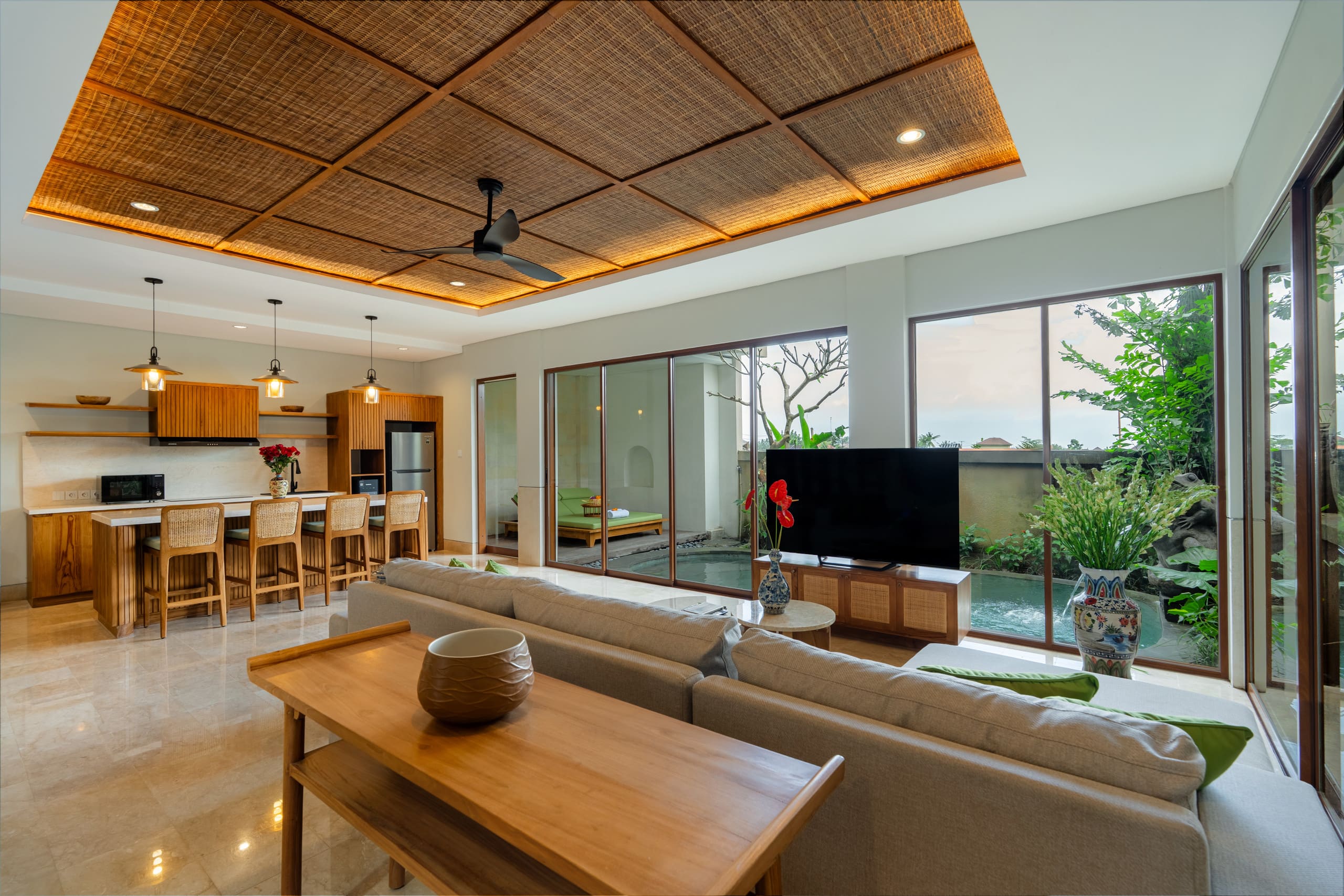 A Huge Ubud Private Pool Villa - Living Room 13