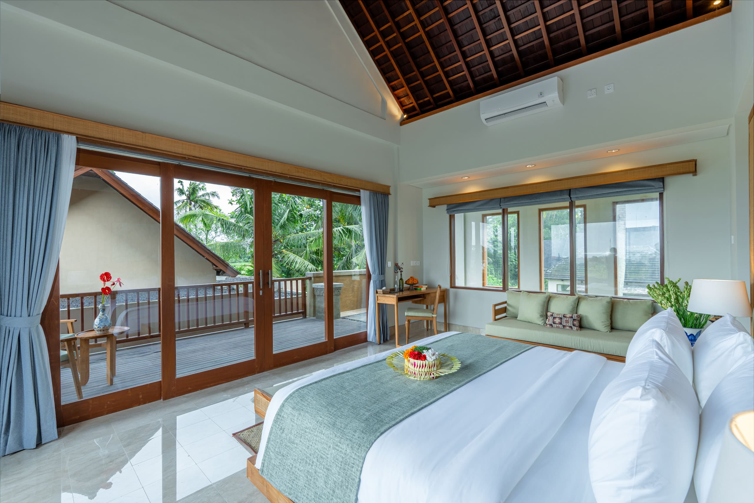 A Huge Ubud Private Pool Villa - Living Room 20