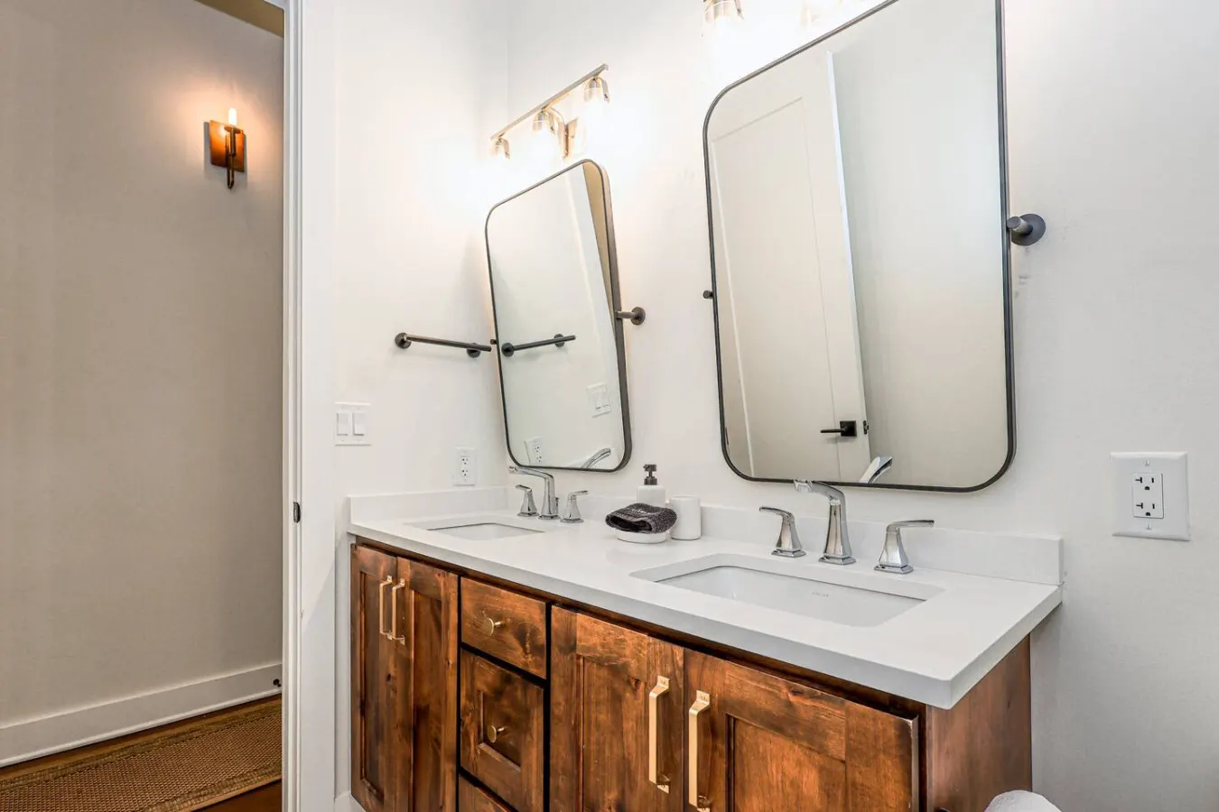 High-End Historic Loft Premium DT Stay 17