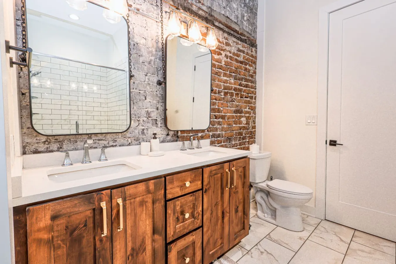 High-End Historic Loft | Premium DT Stay — photo 5