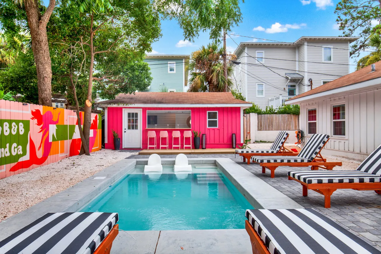 Salt Gypsy Unit B: Expansive Outdoor Space w Pool