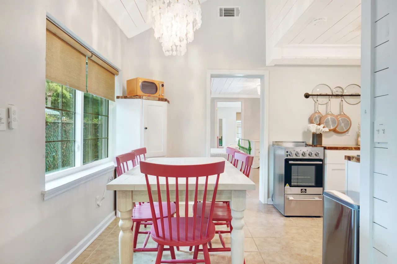 Salt Gypsy Unit B: Expansive Outdoor Space w Pool 9