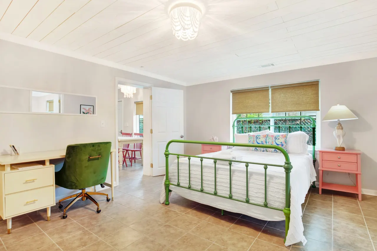 Salt Gypsy Unit B: Expansive Outdoor Space w Pool 12