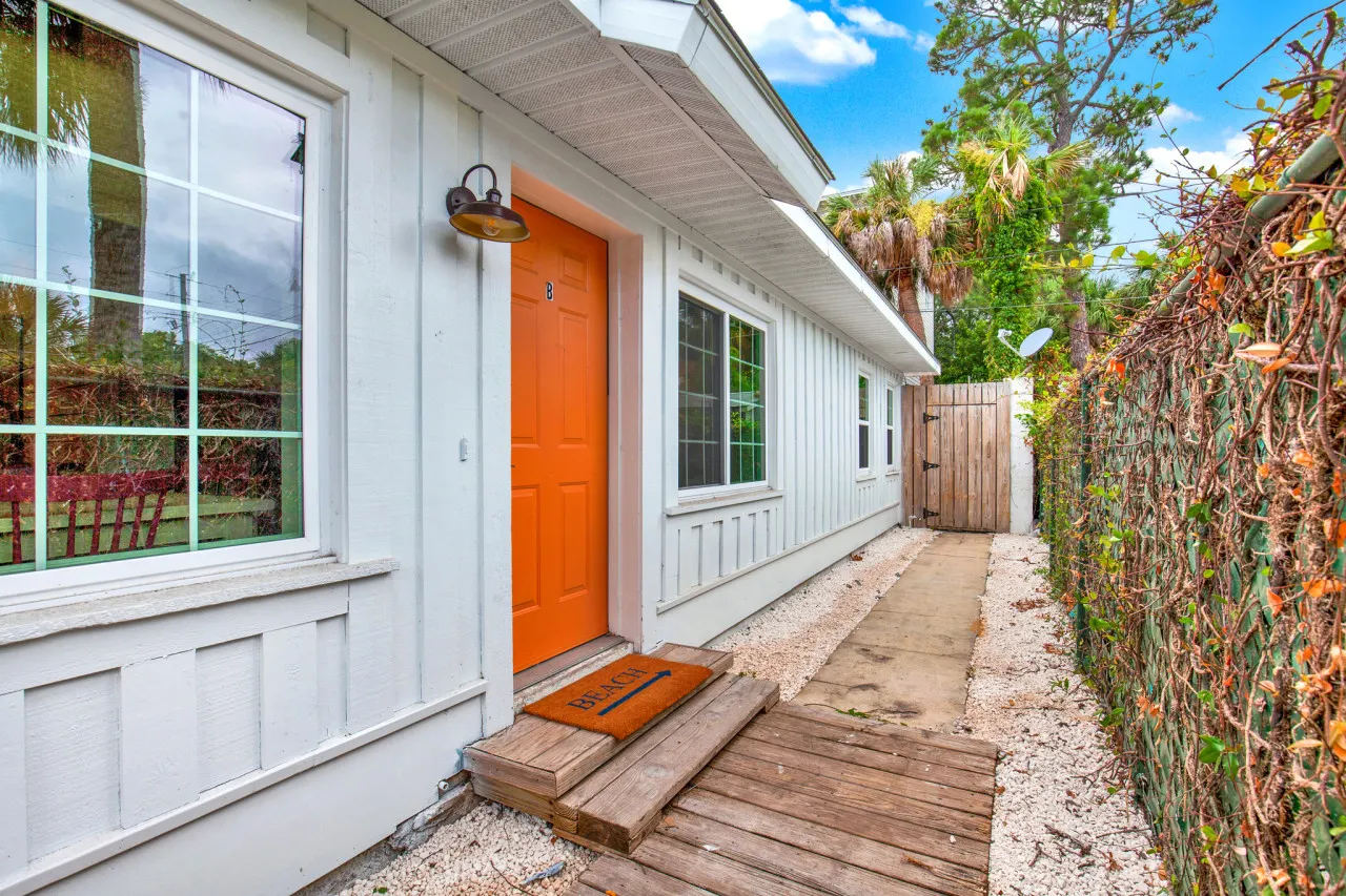 Salt Gypsy Unit B: Expansive Outdoor Space w Pool 6