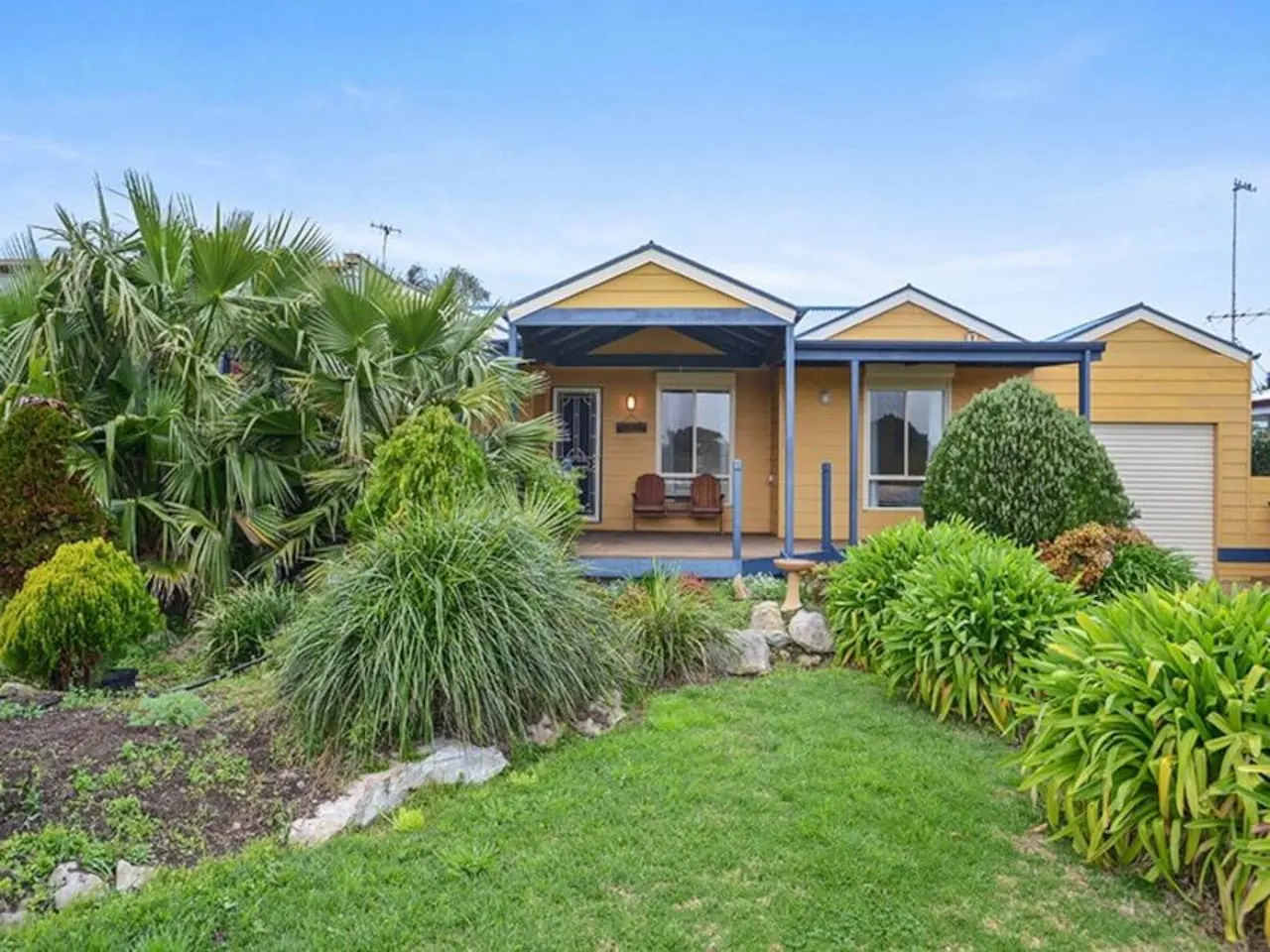 Sea-esta: Outdoor Living near Beach & River
