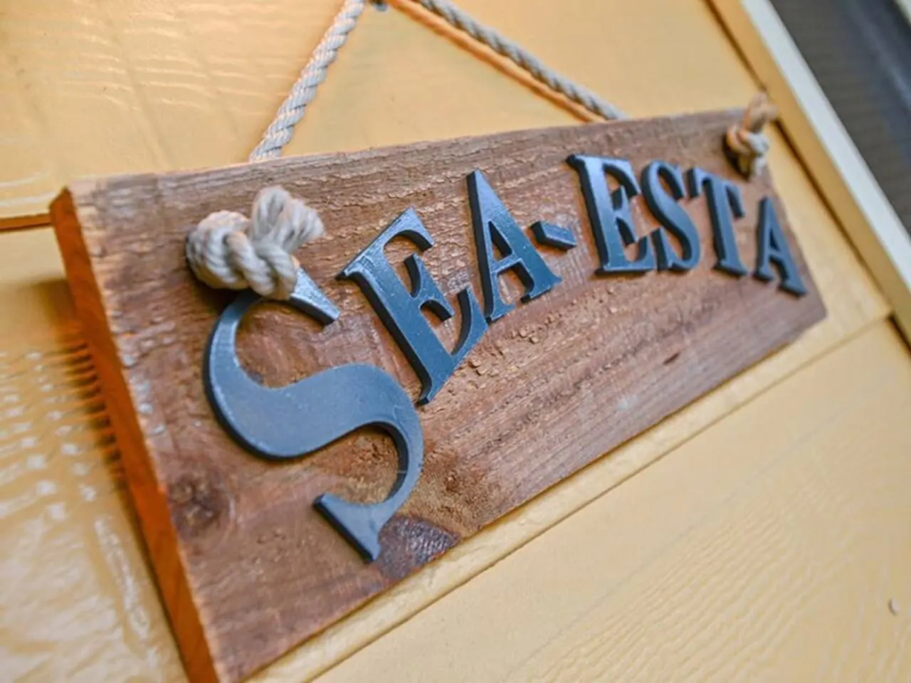 Sea-esta: Outdoor Living near Beach & River 6