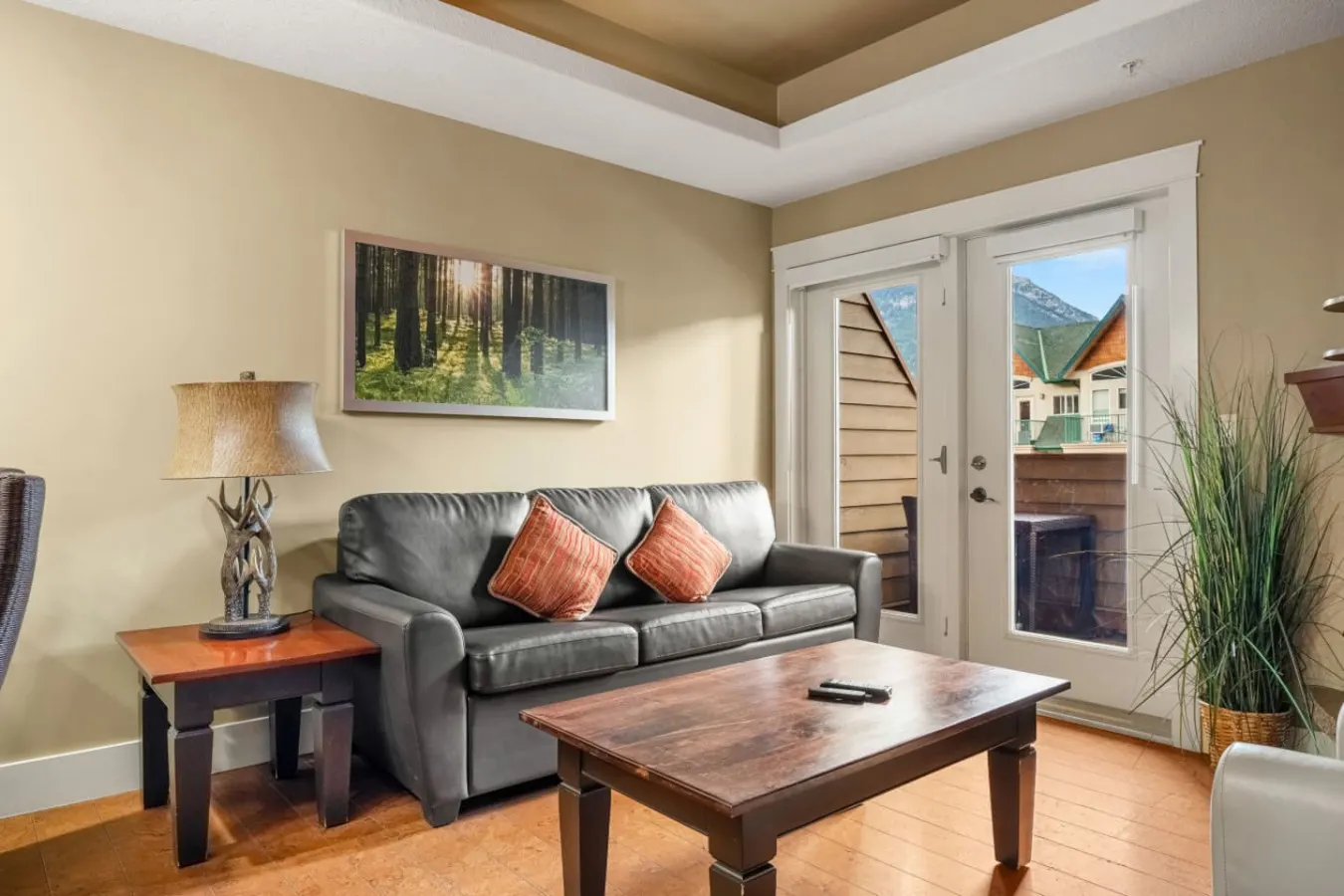 Fireplace Suite with Hot Tub & National Park Pass 12