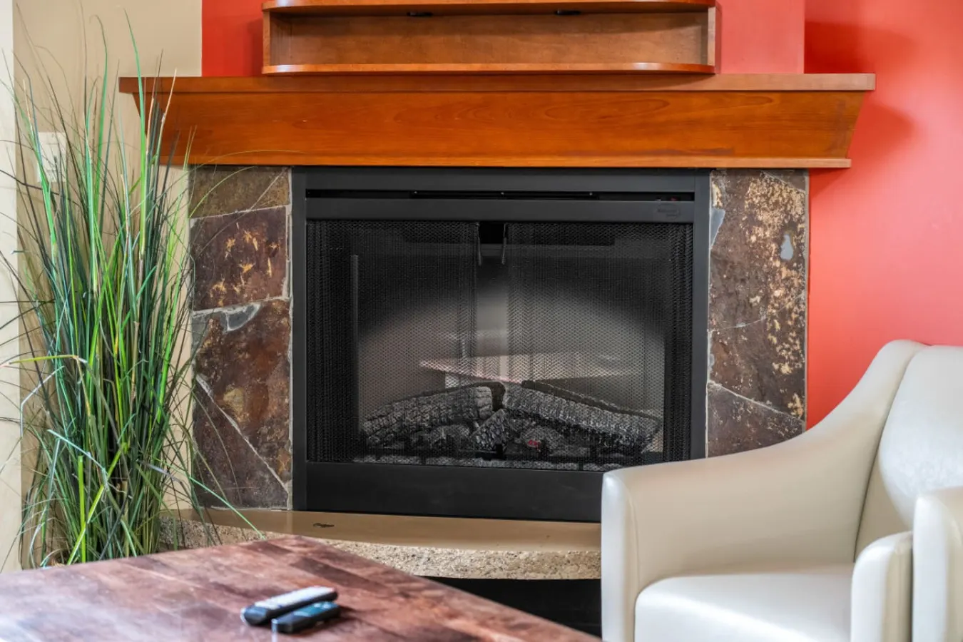 Fireplace Suite with Hot Tub & National Park Pass 14