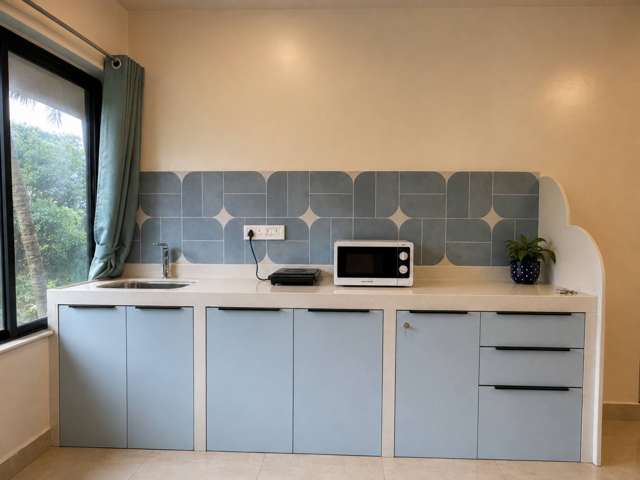 Casa Blanca 2BHK in Vagator | Pool | Walk to Beach 9
