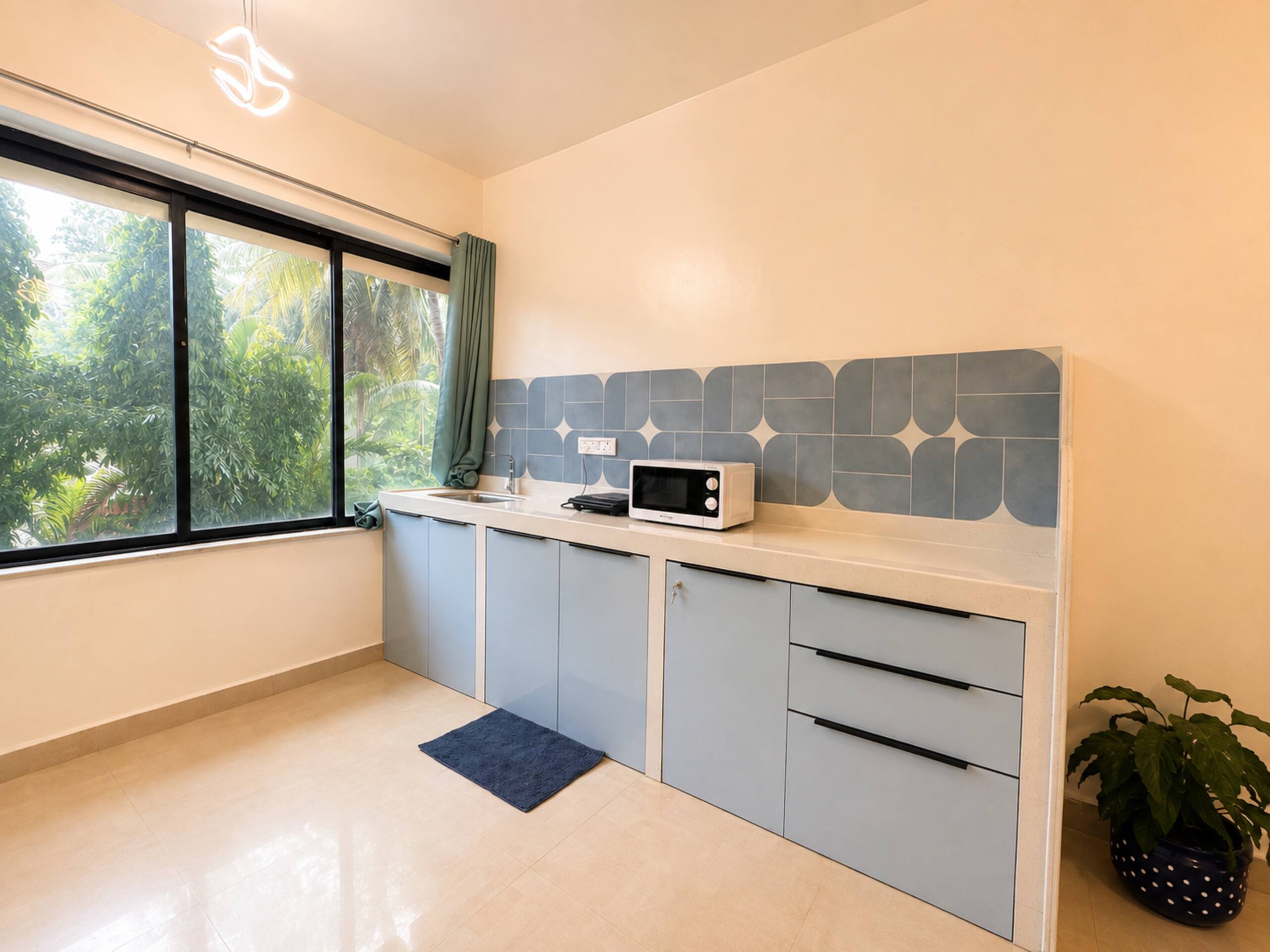 Casa Blanca 2BHK in Vagator | Pool | Walk to Beach 10
