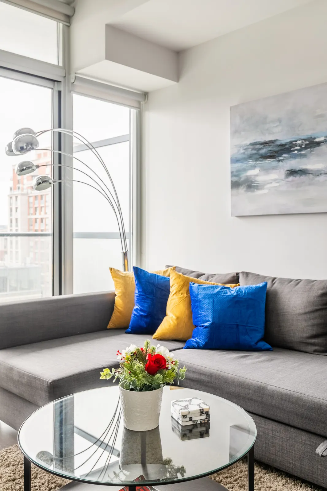 Modern Stylish 1BR Trendy King East 15
