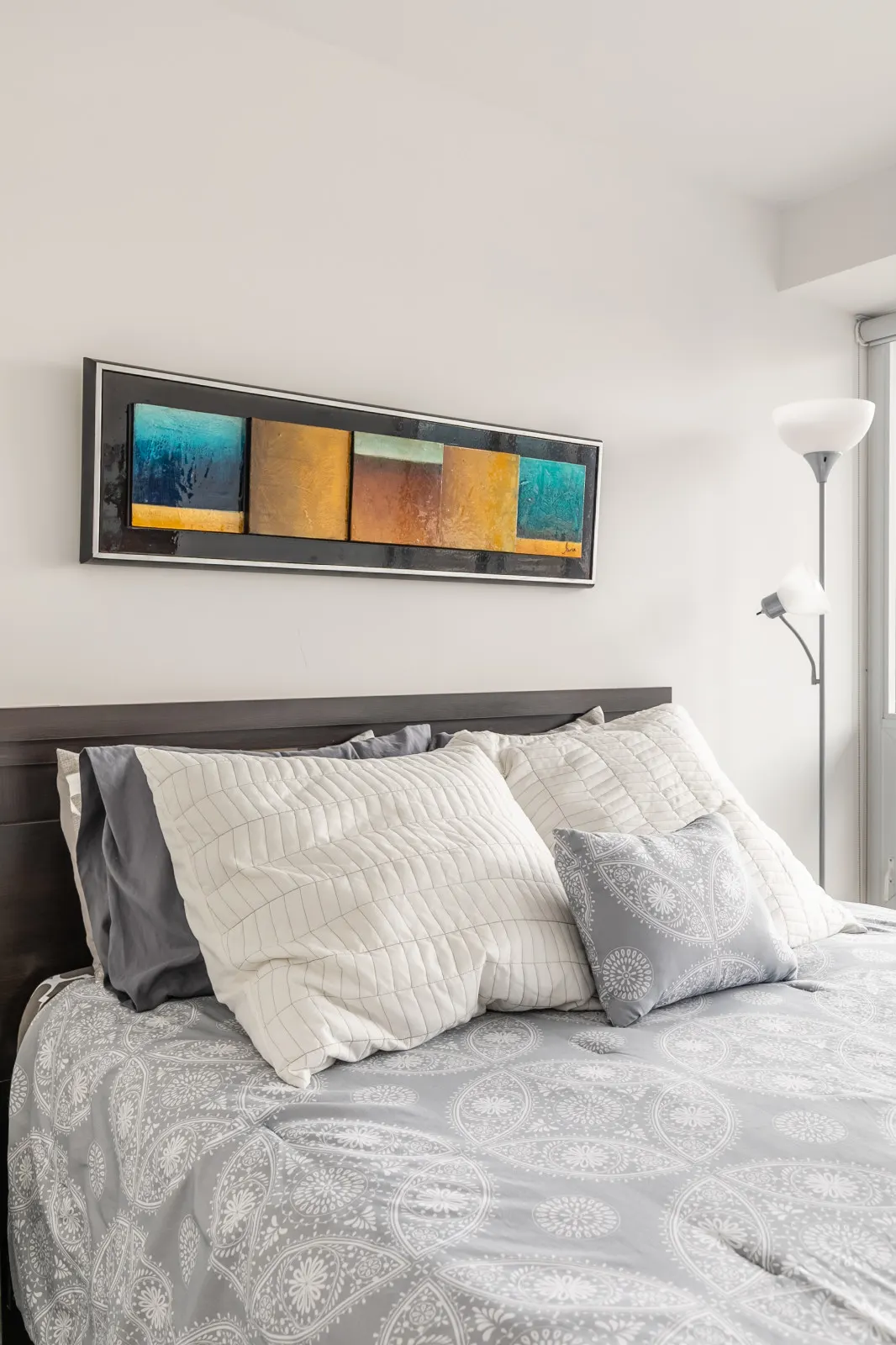 Modern Stylish 1BR Trendy King East 16