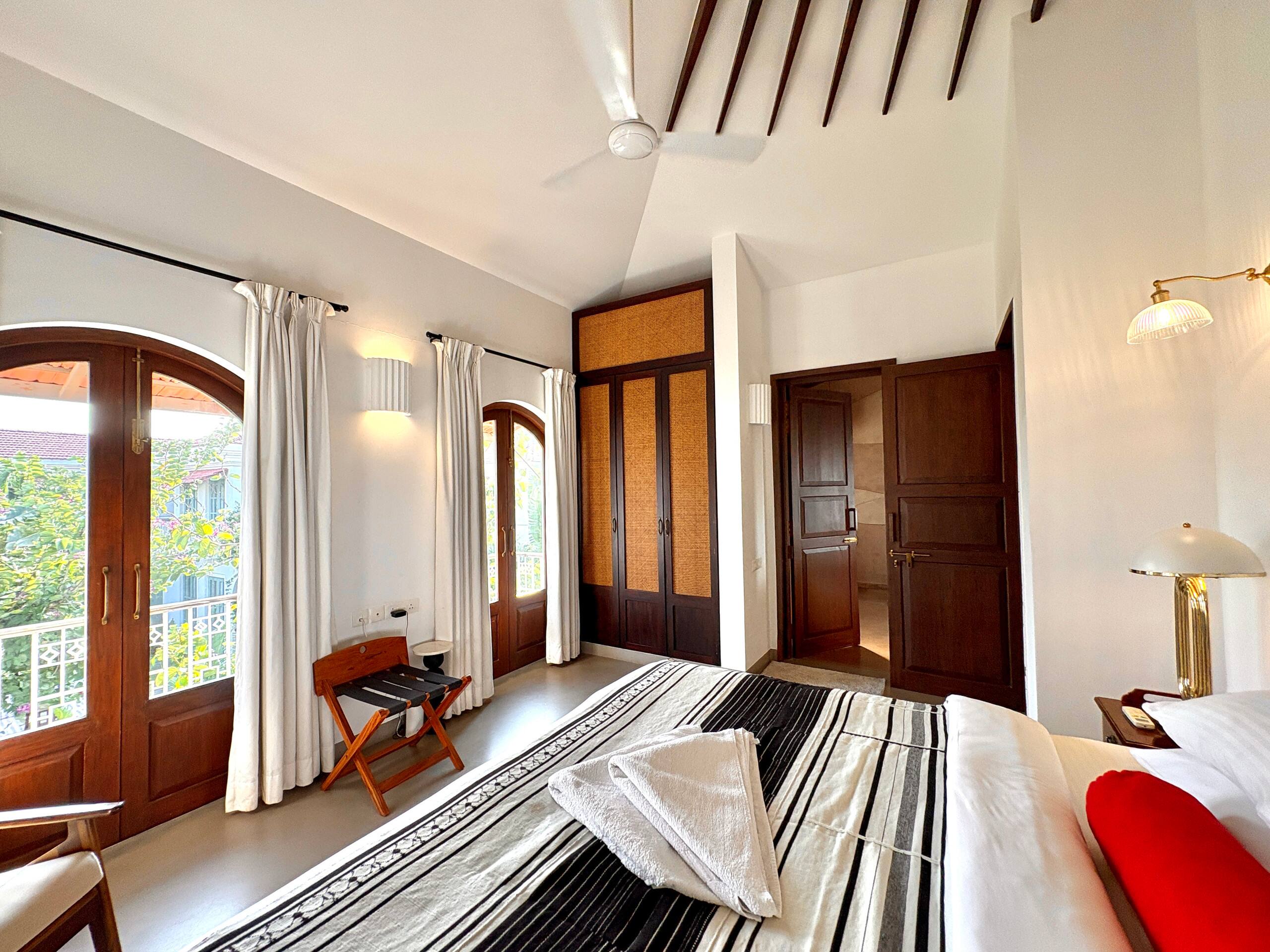 Dreamy 4BHK Pool Villa | Assagao | Mirashya VLM 38