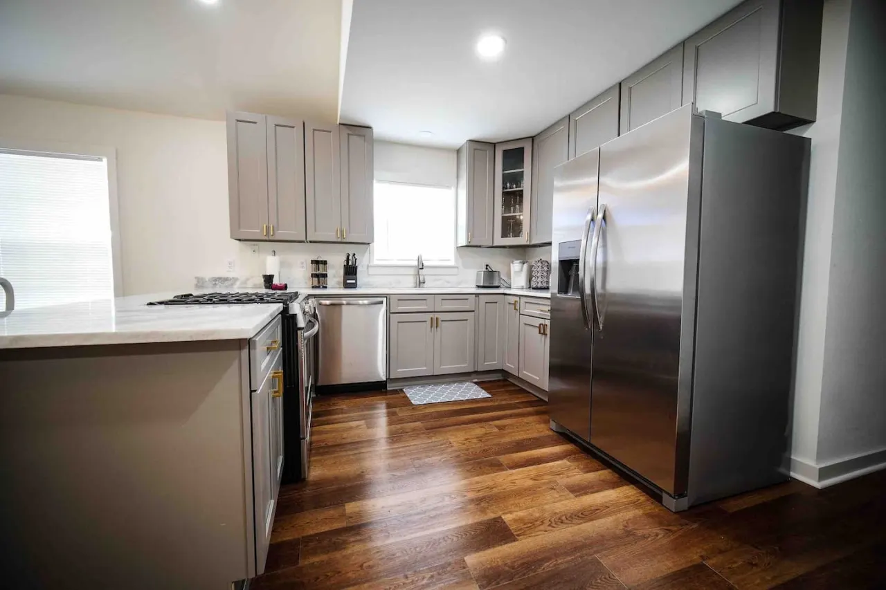 Luxe 3BR w/ fenced parking 2 miles to French Qtr 11