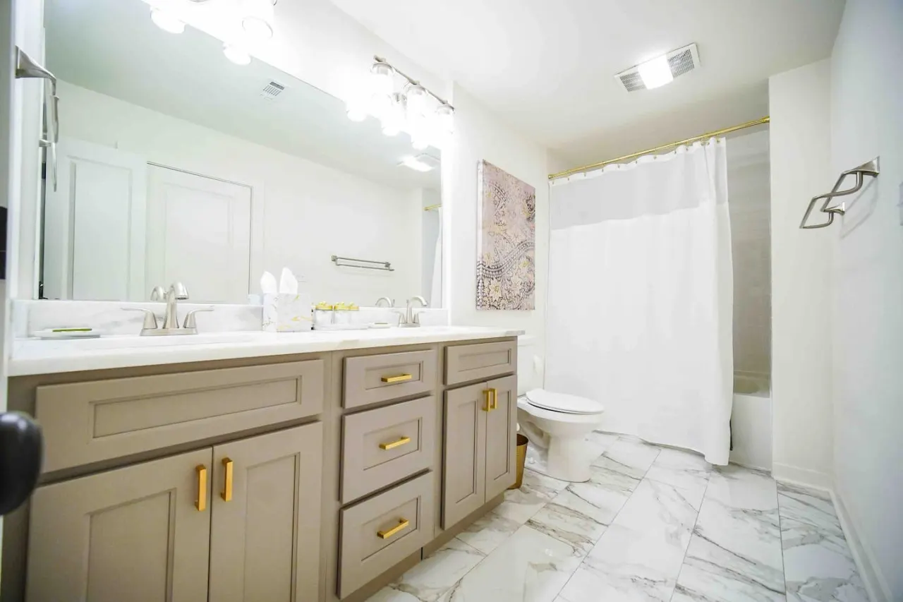 Luxe 3BR w/ fenced parking 2 miles to French Qtr 13