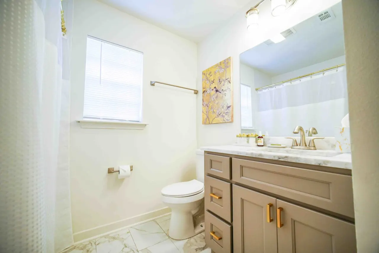 Luxe 3BR w/ fenced parking 2 miles to French Qtr 15